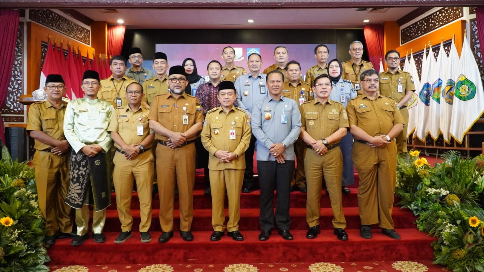 al_haris_kukuhkan_gugus_tugas_bisnis_dan_ham_jambi.jpg
