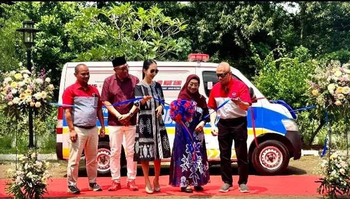 JNE dan TIKI Serahkan Bantuan Mobil Ambulans dan Jenazah untuk Kemanusiaan