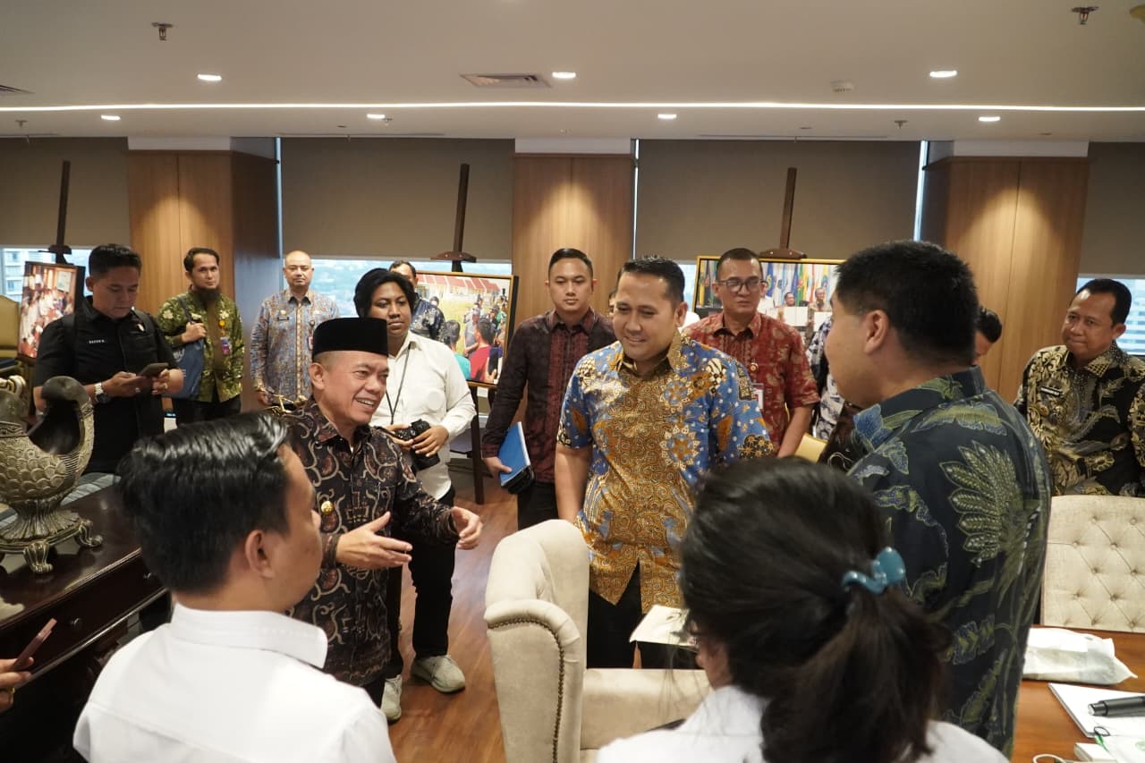 Temui Menteri PKP, Gubernur Al Haris bersama Para Bupati Wali Kota Perjuangkan Program Perumahan Rakyat