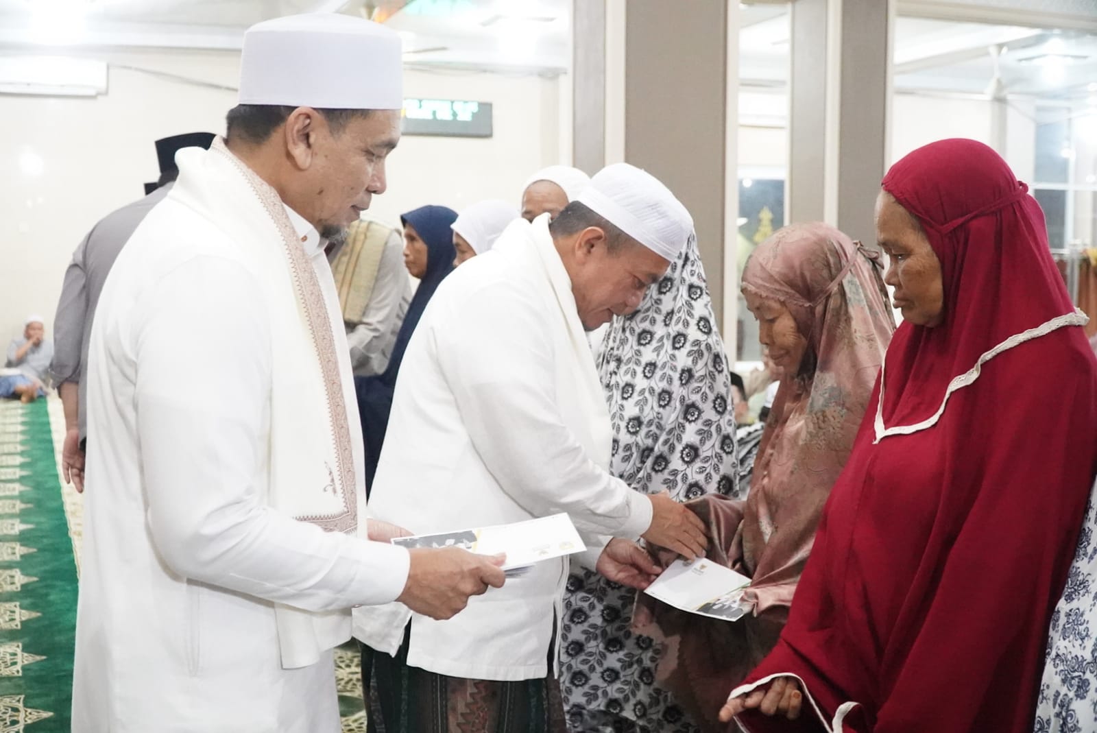 Safari Ramadhan di Pamenang, Gubernur Al Haris Ajak Perkuat Akhlak dan Peran Keluarga