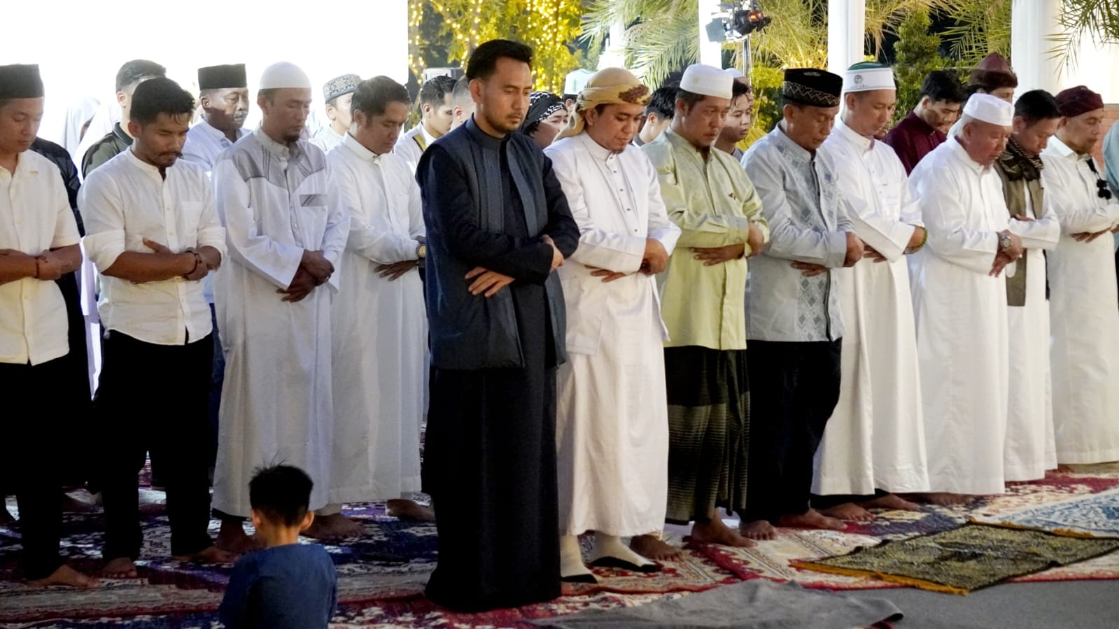 Buka Bersama dan Santunan ADYA Group Berlangsung Penuh Khidmat, Bernuansa Timur Tengah