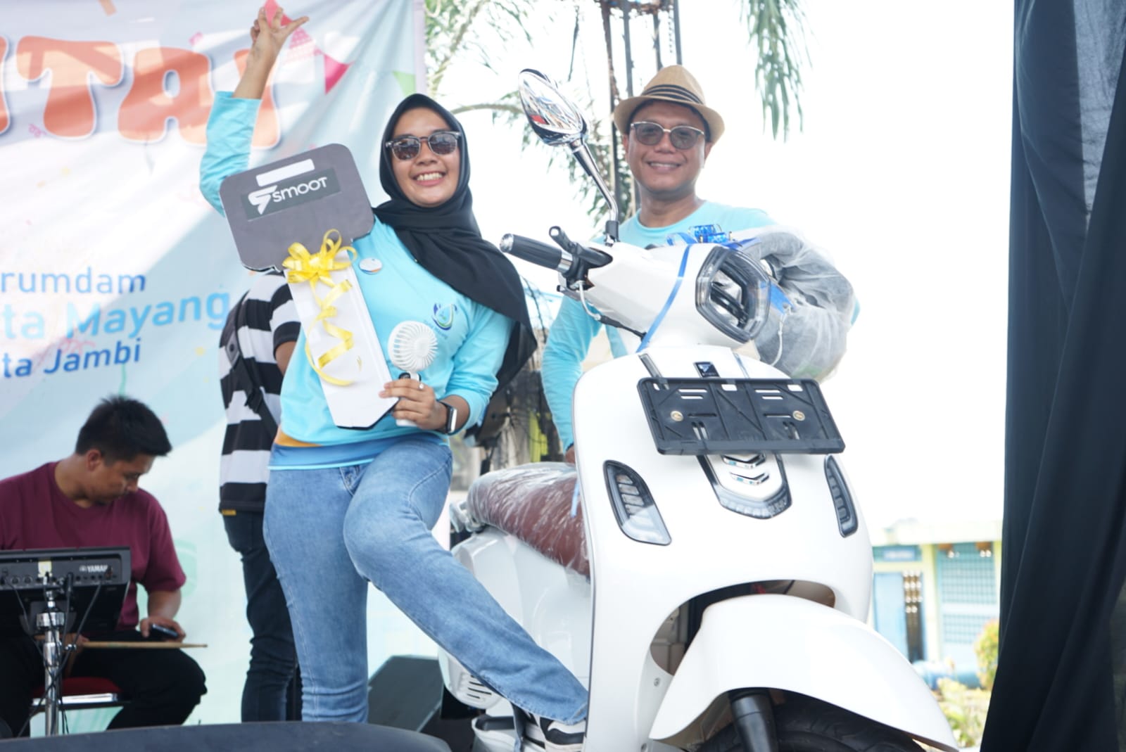 Jalan Santai Keluarga Besar Tirta Mayang dalam Rangka HUT ke-50 Ada Doorprize Motor Listrik