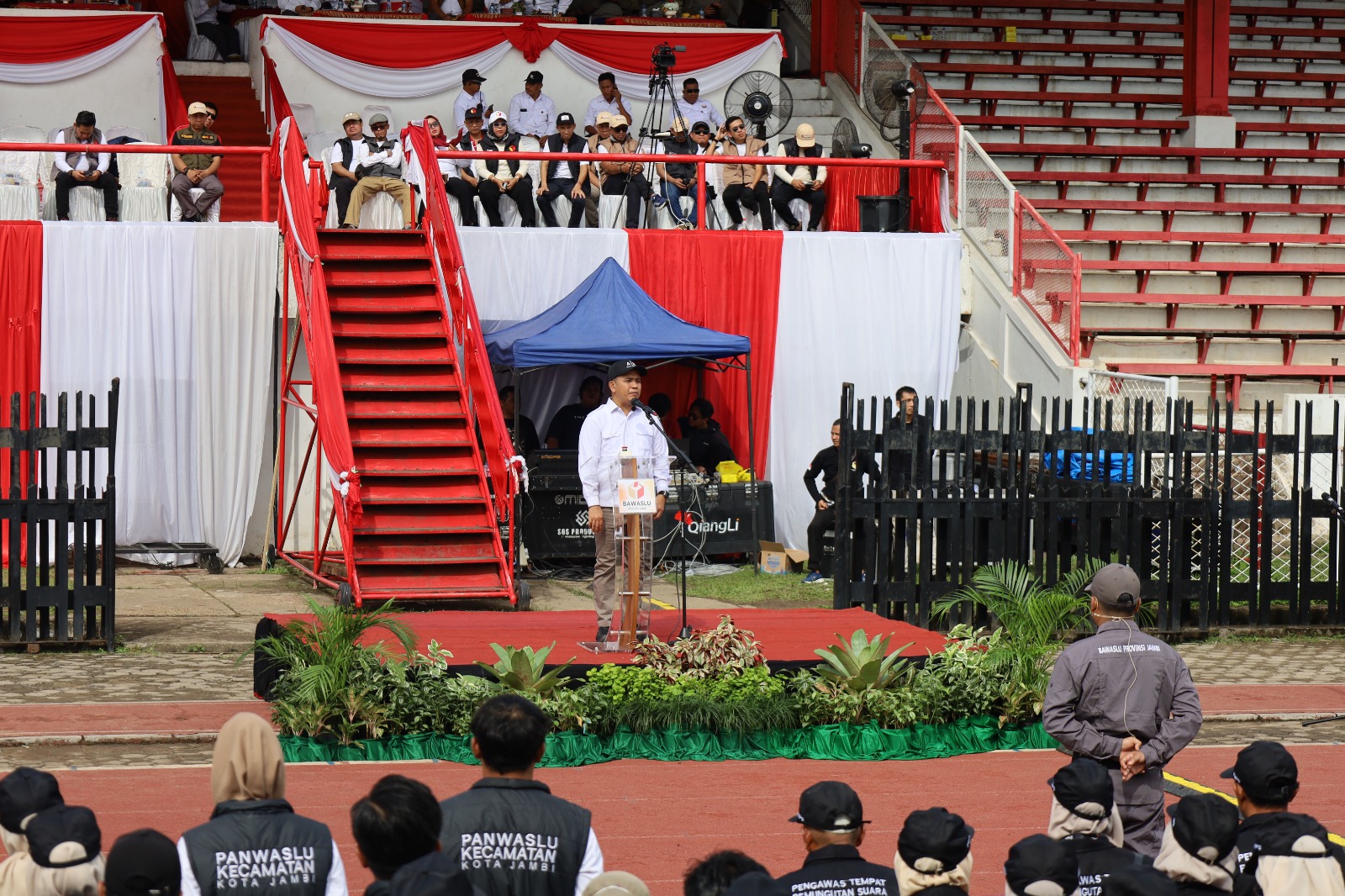 Memasuki Masa Tenang, Bawaslu Jambi Gelar Apel Siaga Pengawasan Pastikan Tidak Ada Aktifitas Kampanye, Jaga Integritas dan Solidaritas