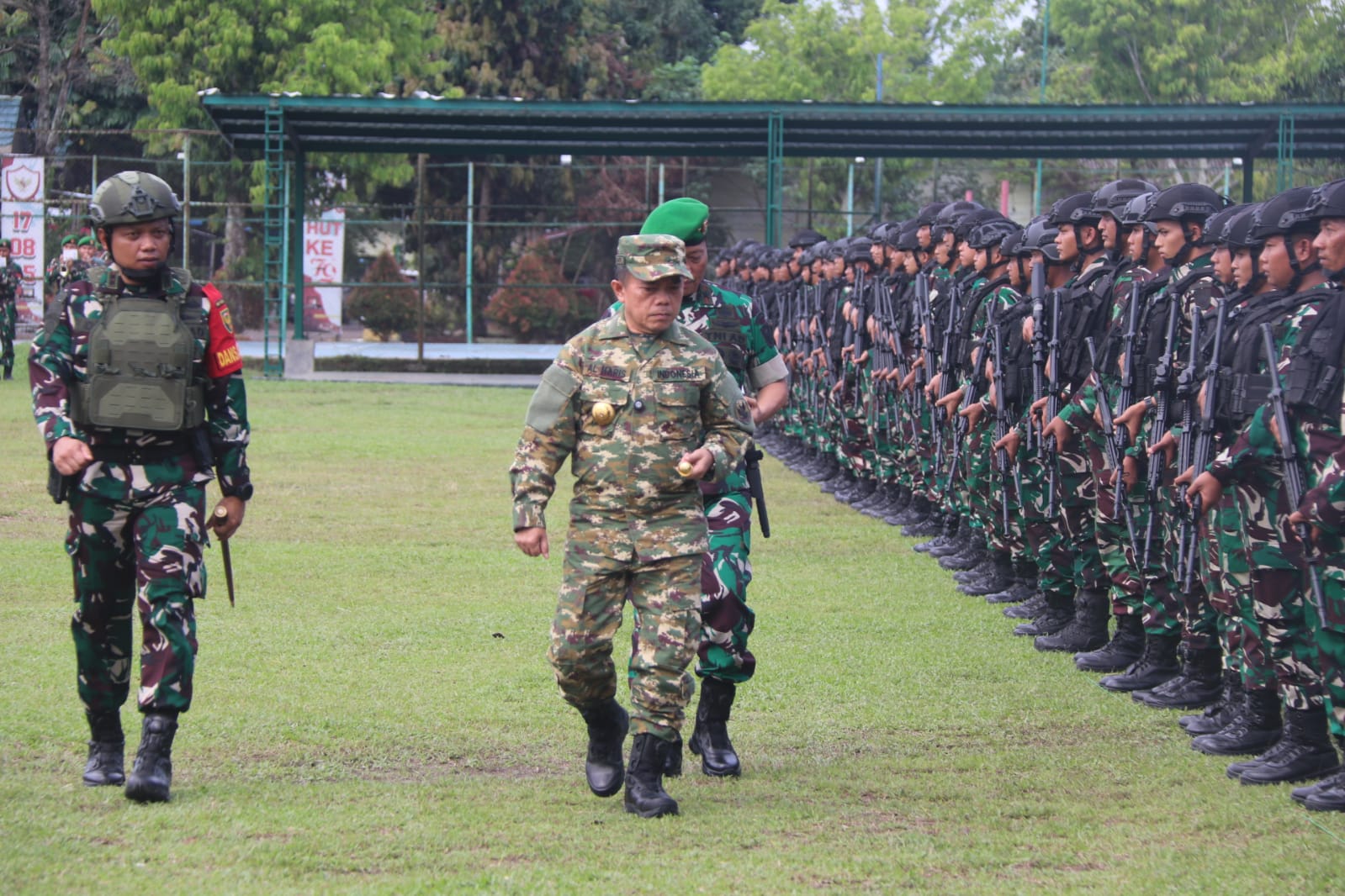 Gubernur Al Haris Pimpin Upacara Pelepasan 480 SATGAS Papua Batalyon 142/Ksatria Jaya