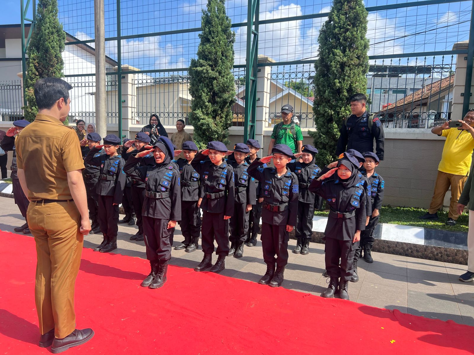 Brimob Polda Jambi Dukung Pembinaan Karakter Anak Lewat Kegiatan Pocil di O2SN Kota Jambi