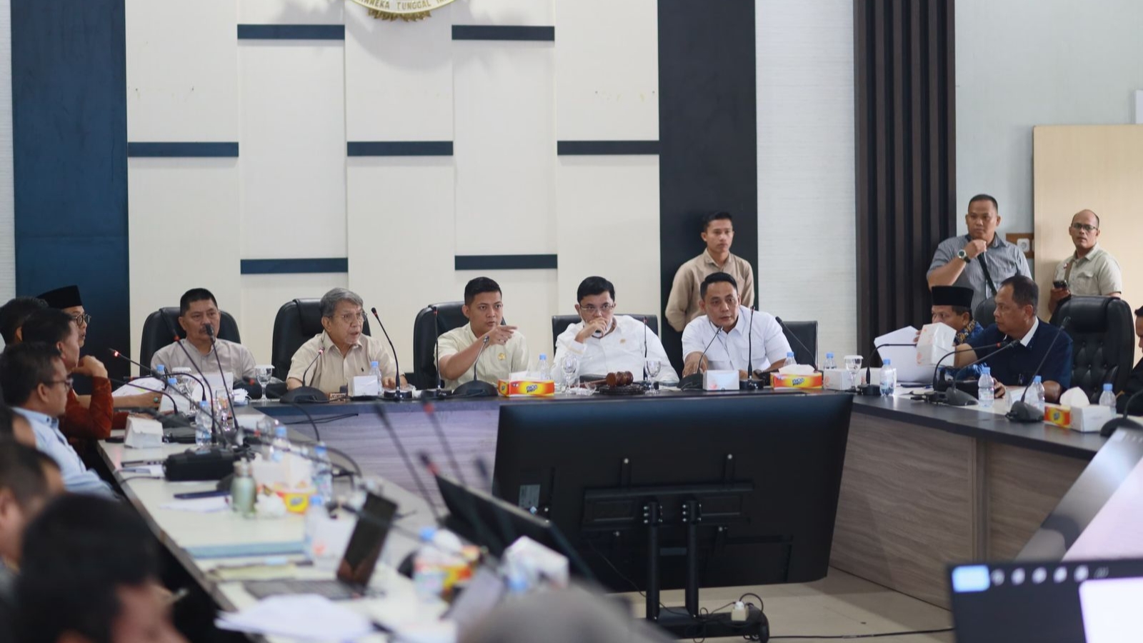 DPRD Provinsi Jambi Komitmen Tuntaskan Persoalan Honorer