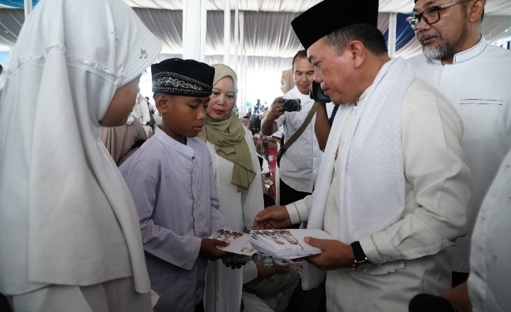 Berbagi Kebahagiaan, Pemprov Jambi Santuni 2.100 Anak Yatim Piatu