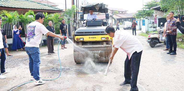 Respon Cepat Kemas Faried, Koordinasi dengan Dinas PU Jalan Rusak di Lorong Gotong Royong Segera Diaspal