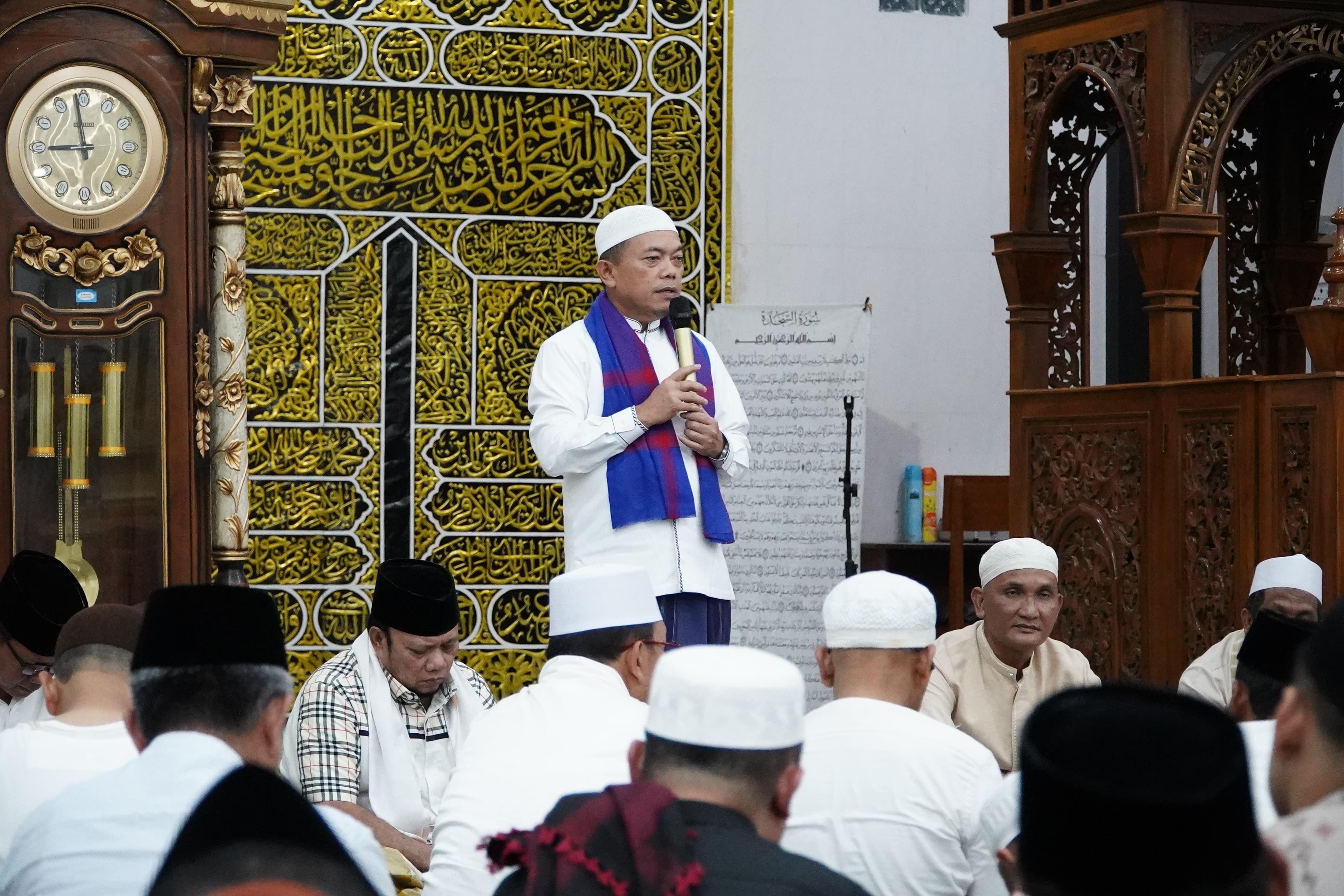 Safari Ramadhan 1446 H di Sarolangun: Gubernur Al Haris Berikan 1 Tiket Umroh untuk Warga