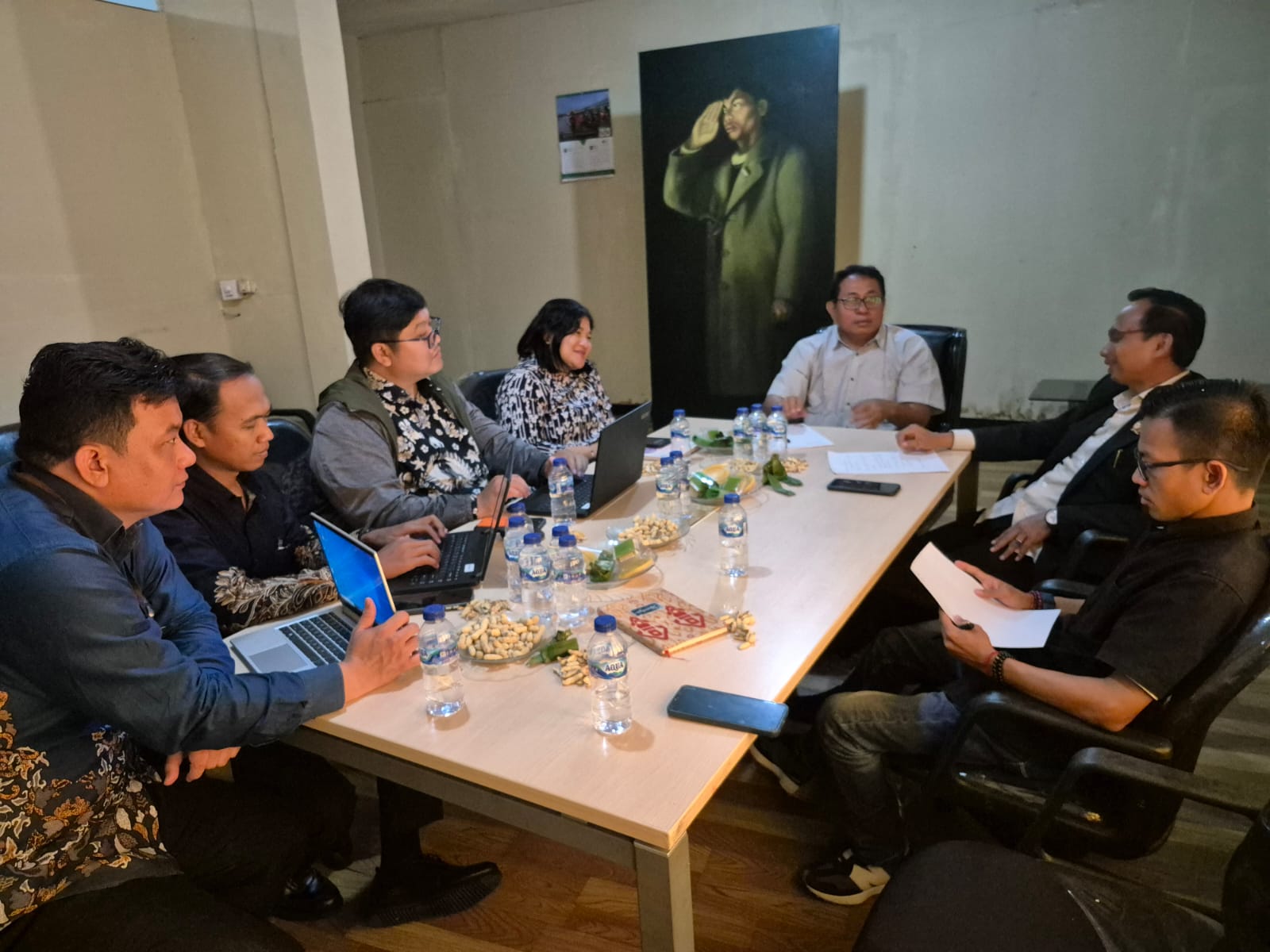 Ketum SMSI Firdaus Bersama Sekjen Makali Kumar Terima Kunjungan Tim KPK untuk Cegah Korupsi di Sektor Usaha Media Siber